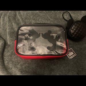 Disney’s Mickey MousexMinnie Mouse makeup bag set